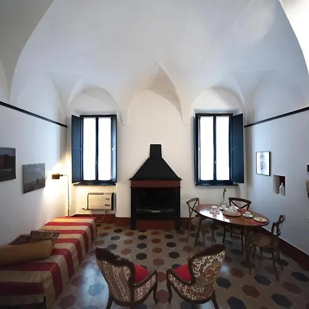 Parma, Antico Dietro Al Battistero Lägenhet